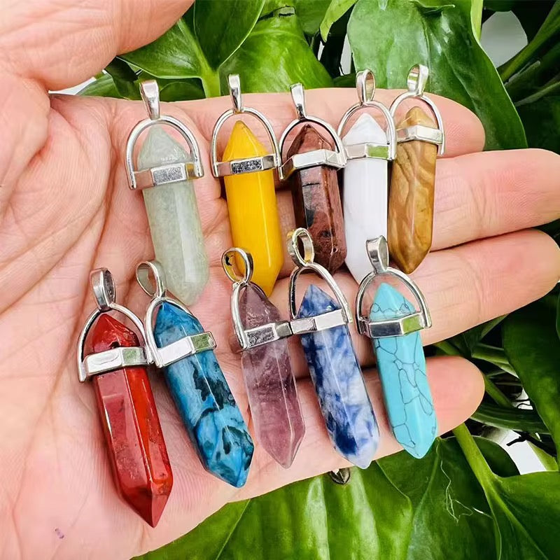 Collier Pendentif Pointe Hexagonale en Pierre Naturelle et Cristal