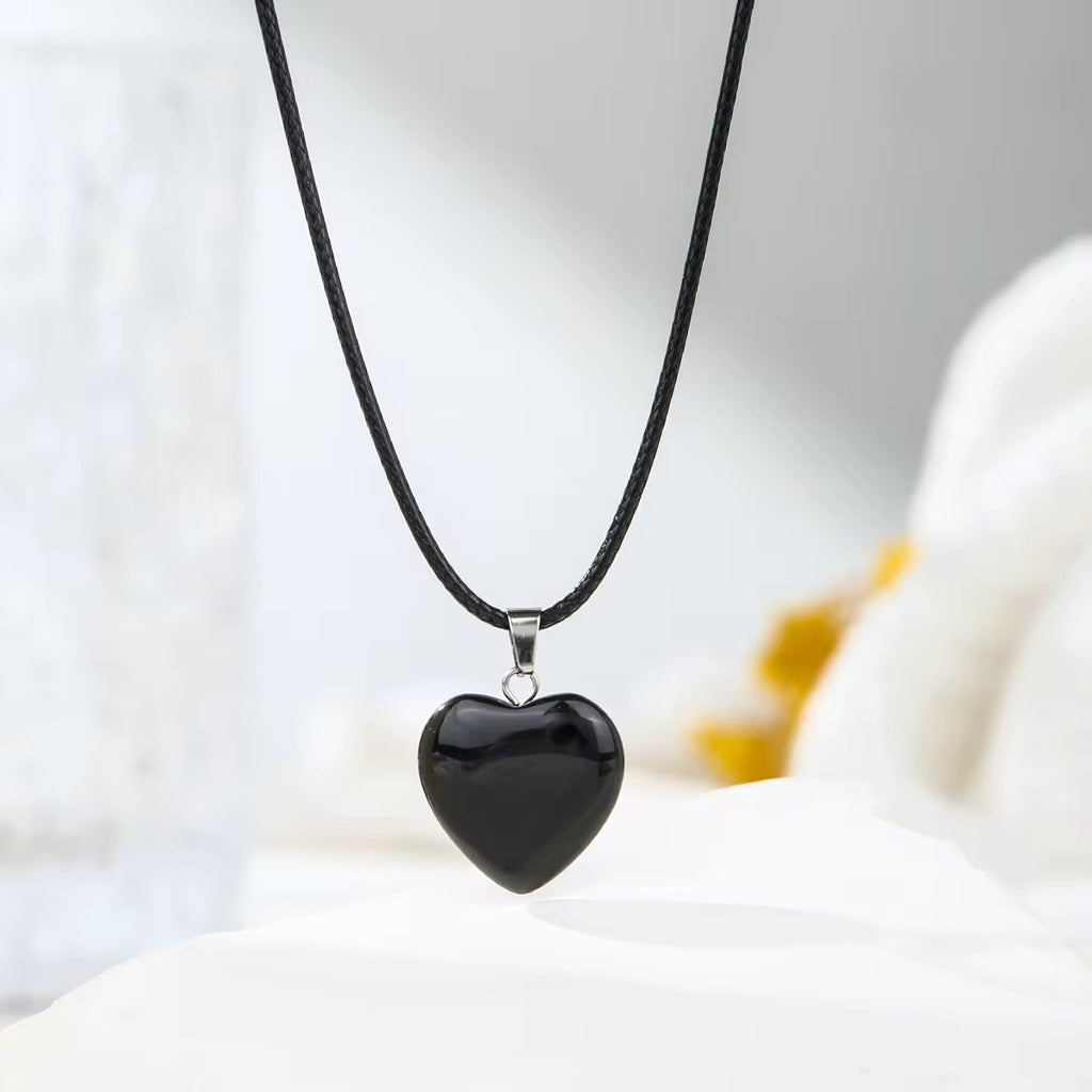 Collier Coeur en Pierre Naturelle – L'Amulette des Amoureux