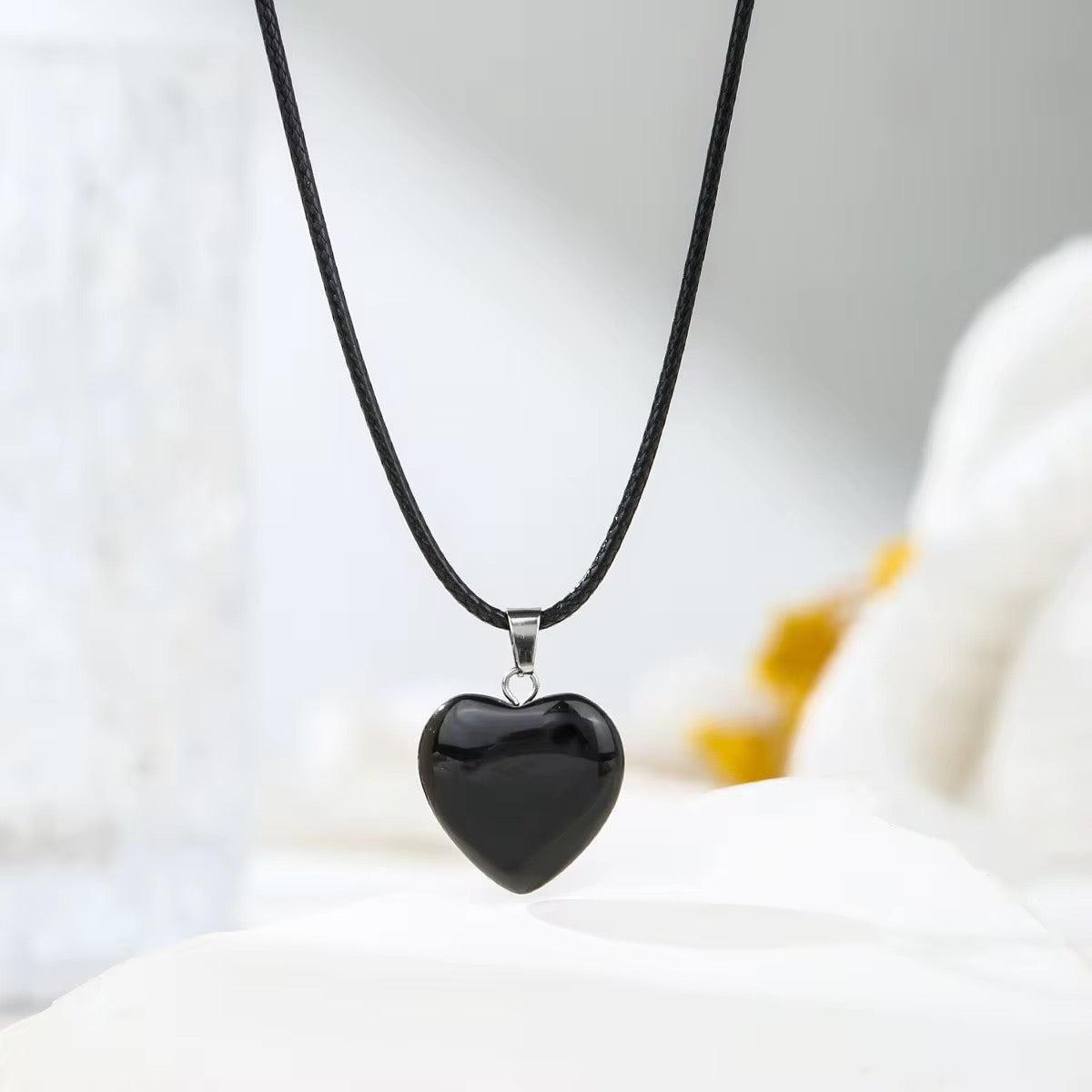 Collier Coeur en Pierre Naturelle – L'Amulette des Amoureux