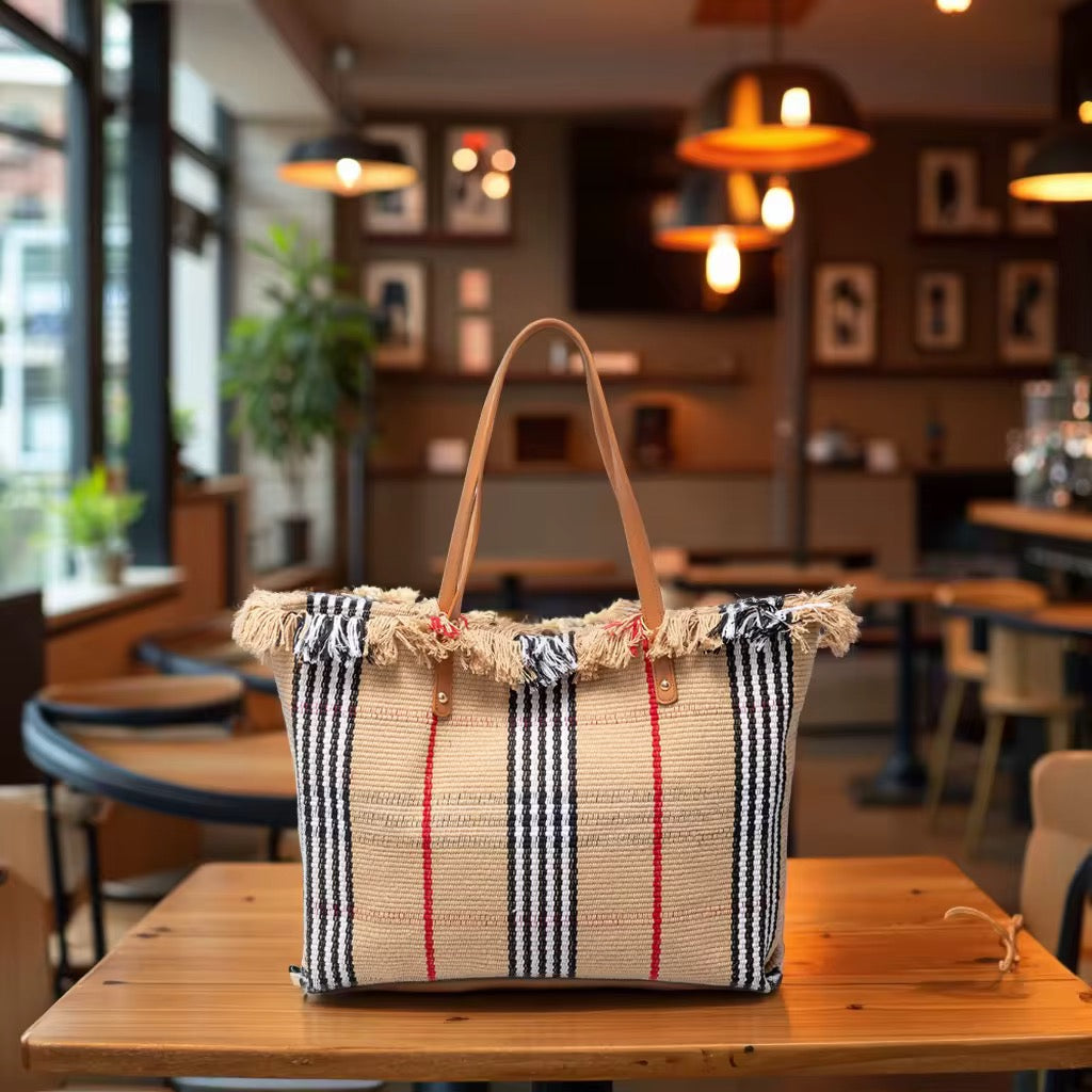 Sac Cabas Bohème London – Tissage Style Écossais & Franges Naturelles