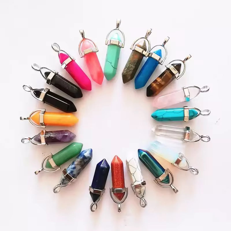 Collier Pendentif Pointe Hexagonale en Pierre Naturelle et Cristal