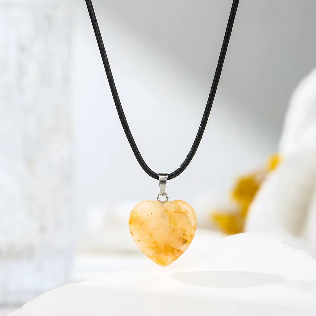 Collier Coeur en Pierre Naturelle – L'Amulette des Amoureux
