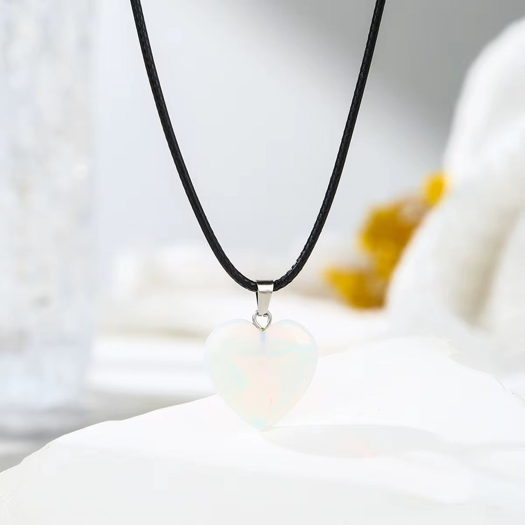 Collier Coeur en Pierre Naturelle – L'Amulette des Amoureux