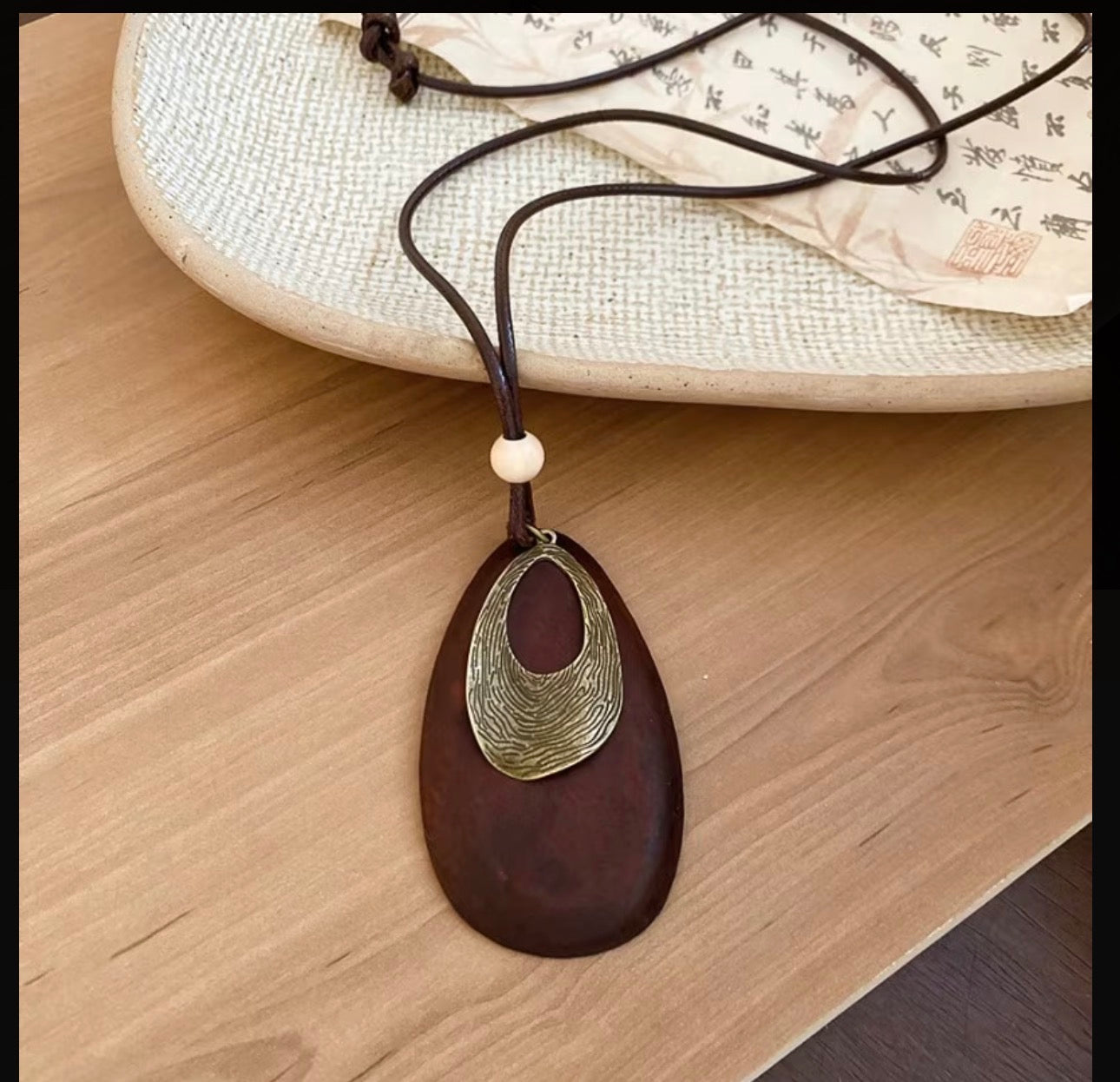 Pendentif Goutte de Terre
